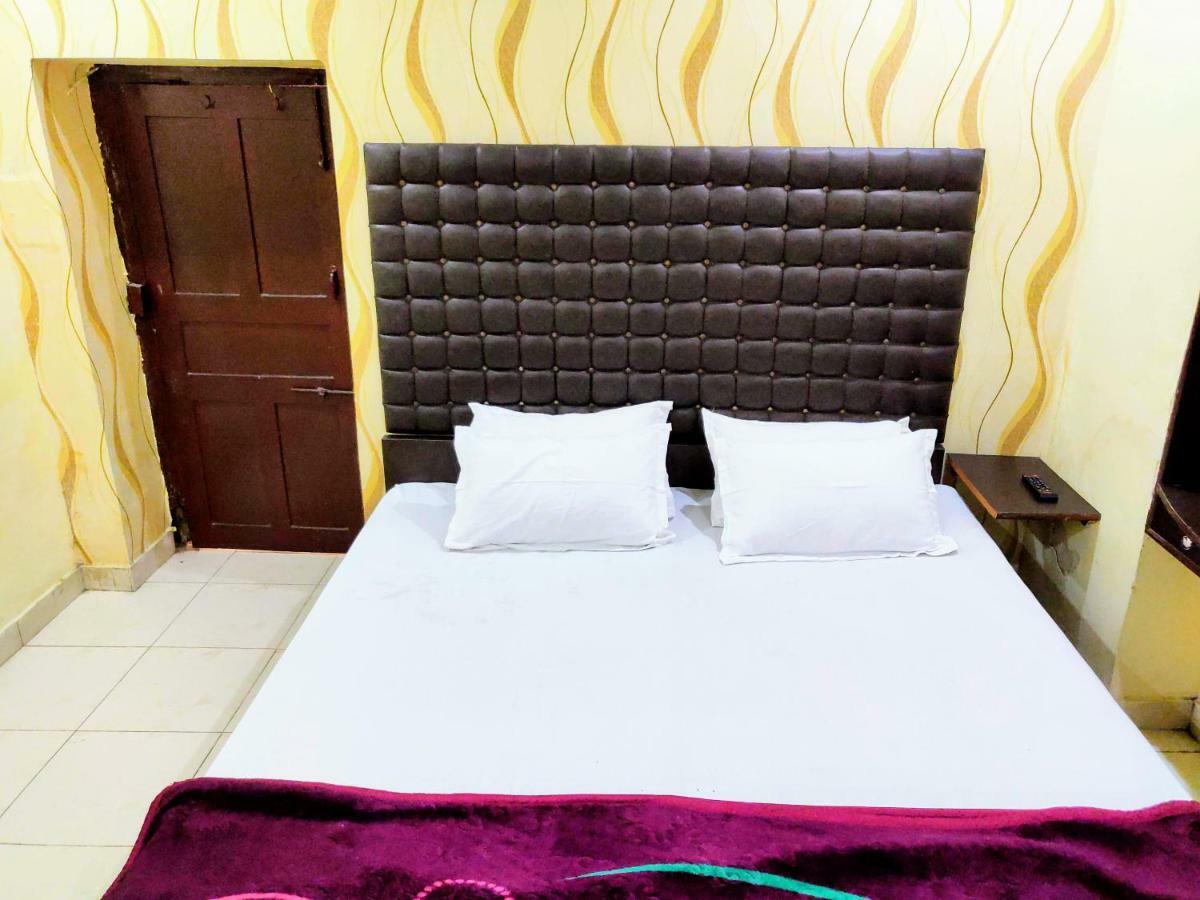 Roop Guest House Lucknow Bagian luar foto