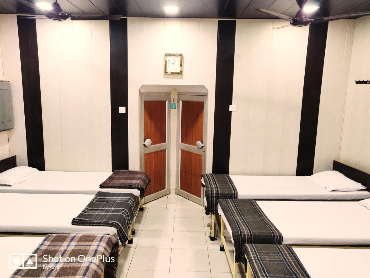 Roop Guest House Lucknow Bagian luar foto