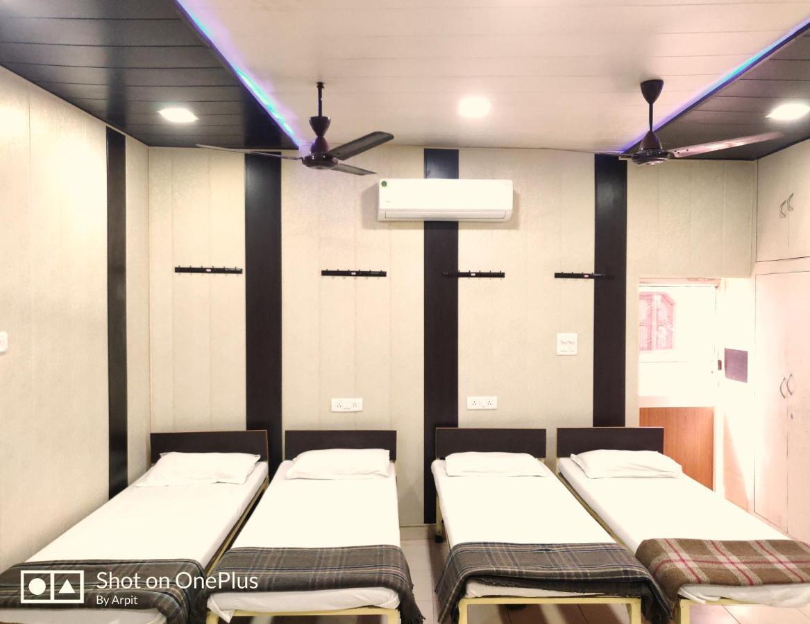 Roop Guest House Lucknow Bagian luar foto