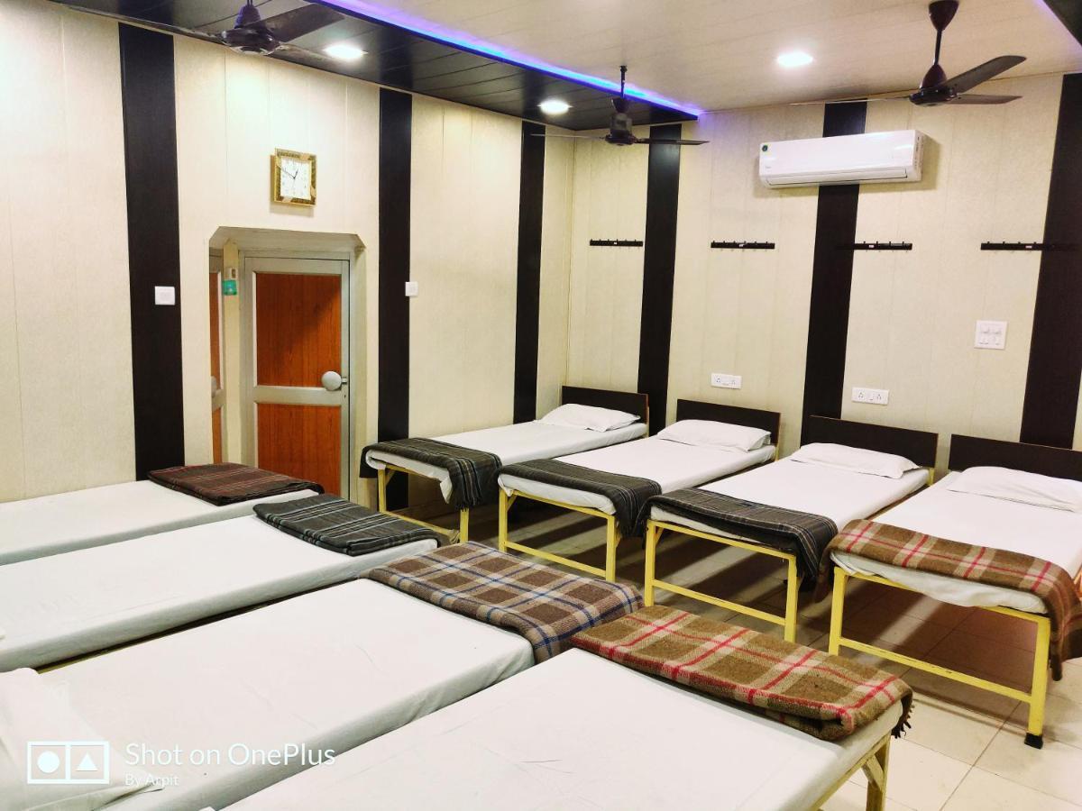 Roop Guest House Lucknow Bagian luar foto
